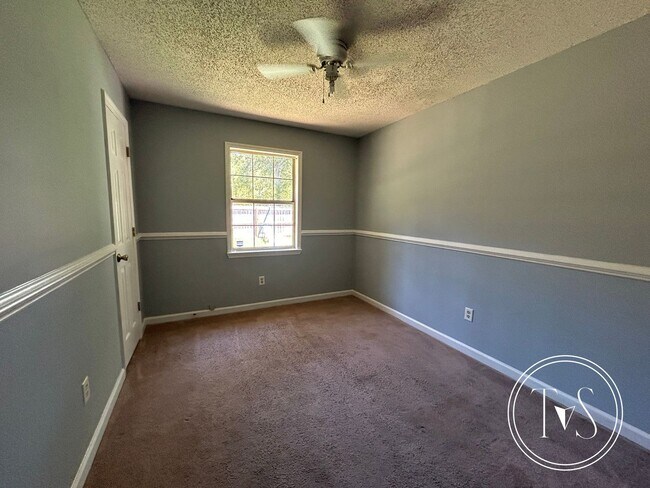 Building Photo - 1012 Farr Ct