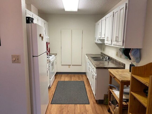 Building Photo - $1,150 | 1 Bedroom, 1 Bathroom House | Pet Friendly | 55+ Community | Available for August 1st, 2...