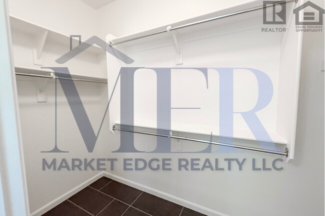 Building Photo - 3Bed/3Bath House in Buckeye! Ready for Immediate Move-In! -- Fenced-In Yard!!