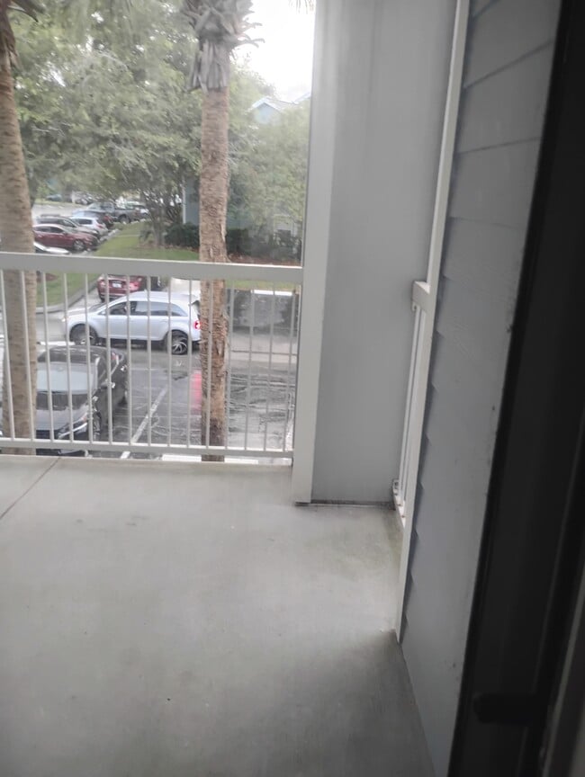 Building Photo - 2549 Grassy Point Dr