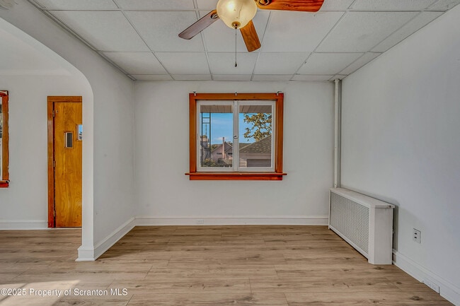 Building Photo - 1202 N Webster Ave