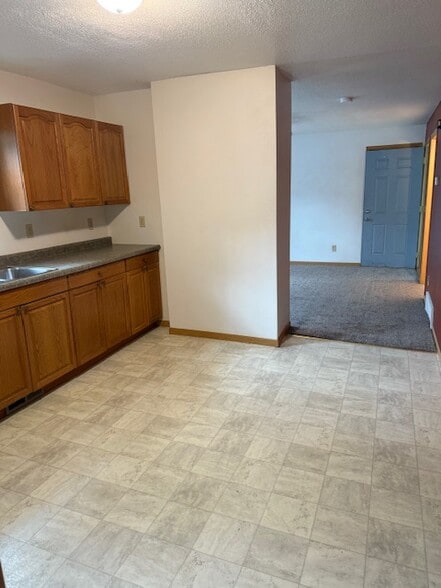 LR-Kit - 126 10th St N