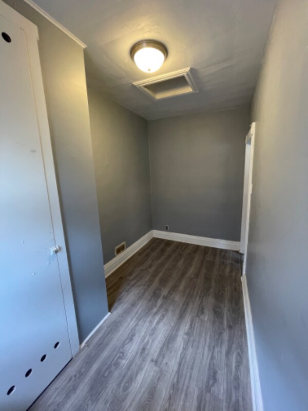 Building Photo - 305 Locust St