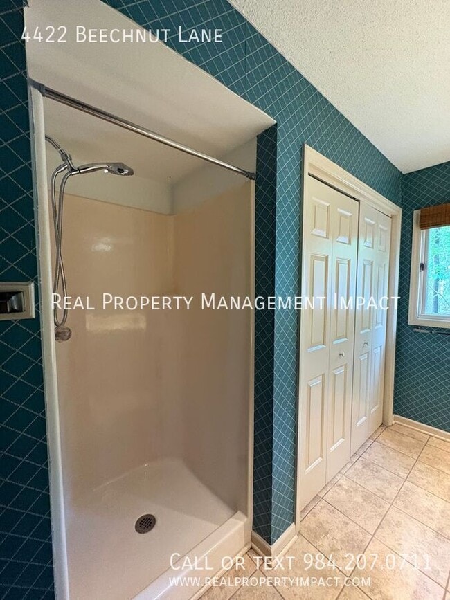 Building Photo - 4422 Beechnut Ln