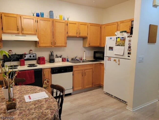 Building Photo - 6303 Richmond Rd