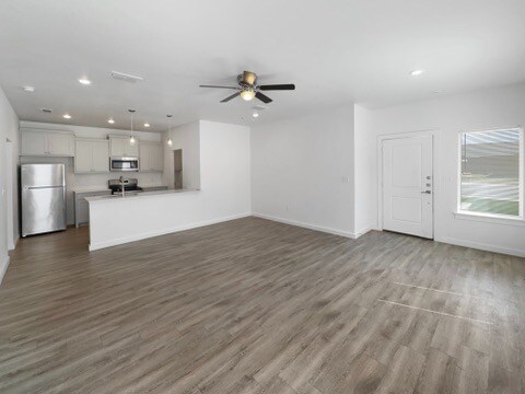 Building Photo - 5606 Lehigh St