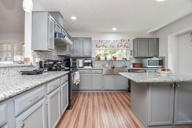 Building Photo - 2722 Amaranth Dr