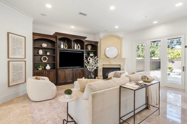 Building Photo - 4134 Bellefontaine