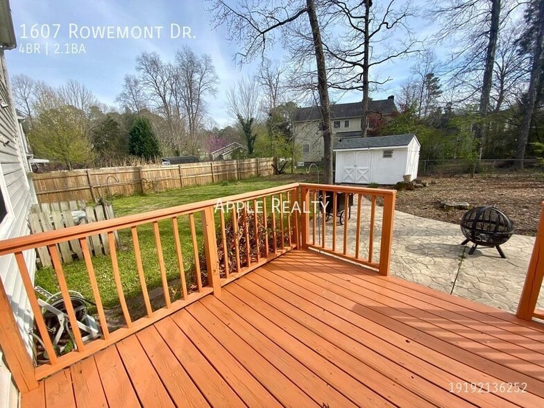 Building Photo - 1607 Rowemont Dr