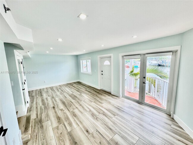 Building Photo - 2415 NW 16th St Rd