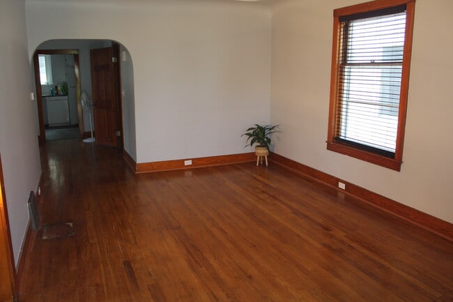 Building Photo - 834 4th St NW