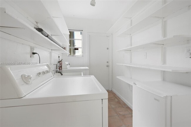 Building Photo - 1845 Daytonia Rd