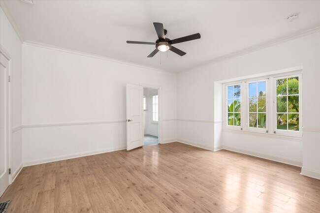 Building Photo - Emmet Terrace Triplex