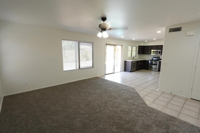 Building Photo - 16182 N 157th Dr