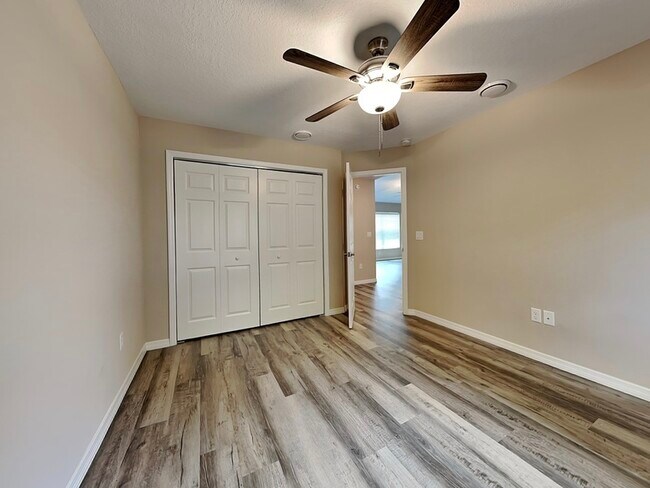 Building Photo - 8547 N Tiny Lily Dr