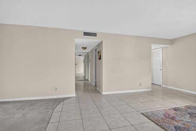 Building Photo - 4140 NW 44th Ave