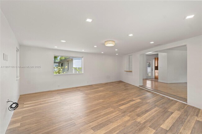 Building Photo - 205 NW 128th St