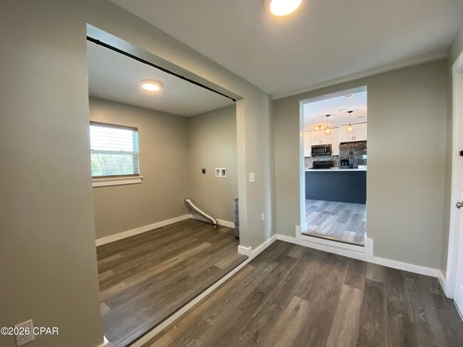 Building Photo - 1606 Clay Ave