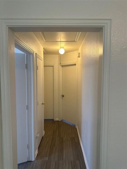 Building Photo - 609 Kings Way Dr