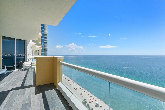 Building Photo - 17875 Collins Ave