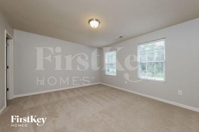 Building Photo - 136 Harmon Mill Ct
