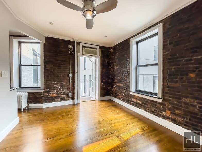 Primary Photo - East 13th Street