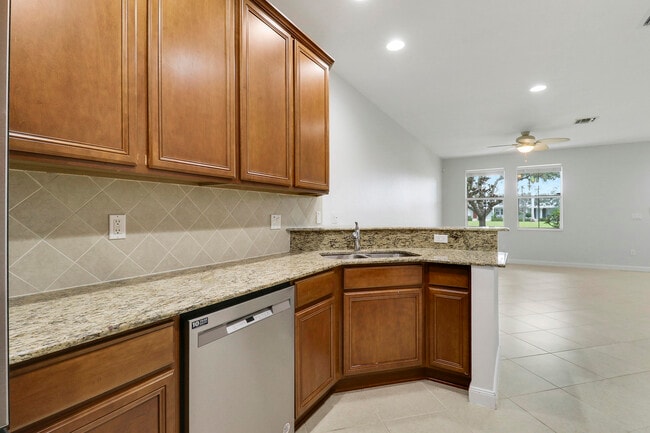 Building Photo - 3310 W Mallory Blvd