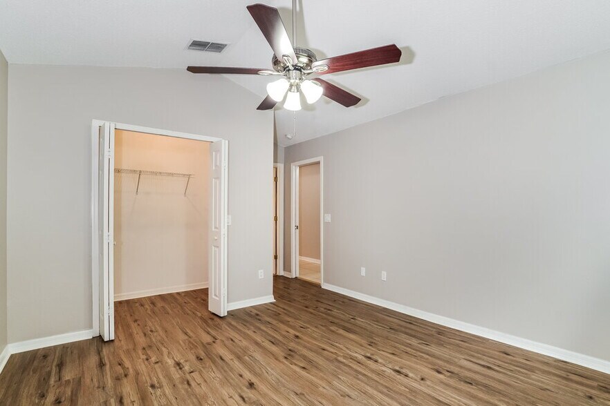 Building Photo - 16512 Golden Eagle Blvd