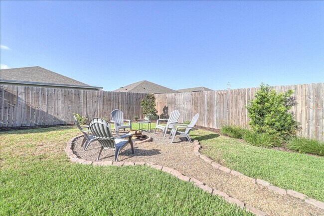 Building Photo - 7213 Adler Dr