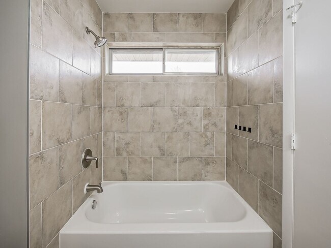 Building Photo - Peaceful Living in the Heart of White Lake