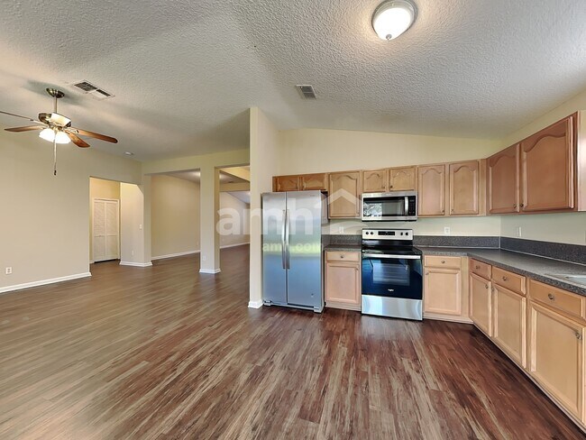 Building Photo - 884 Bonaparte Landing Ct