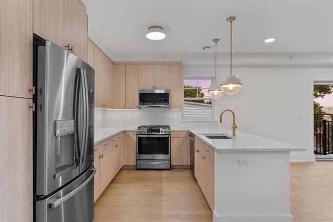 Building Photo - 525 AVENUE E