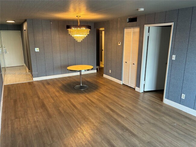 Building Photo - 4301 Collins Ave