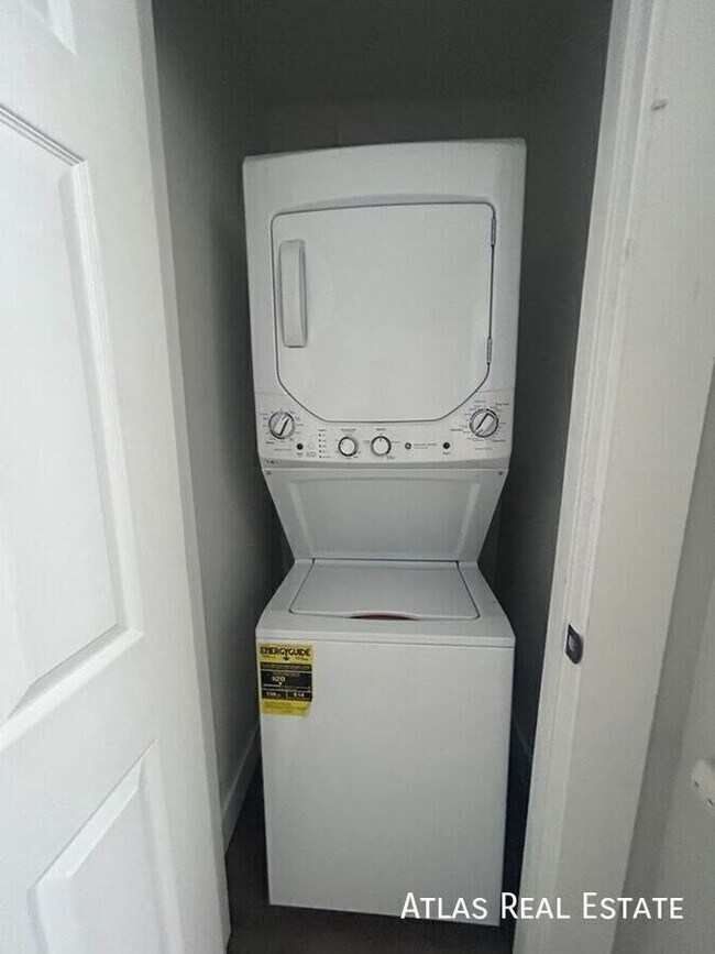 Building Photo - 551 S Fairfax St