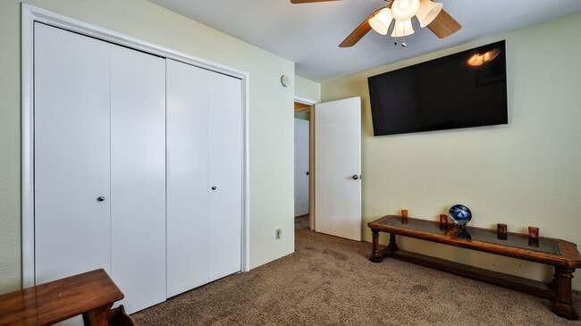 Building Photo - 4 Bedroom 2 Bath Level Entry Home