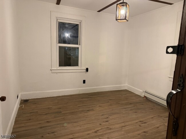 Building Photo - 14 Norwood Ave