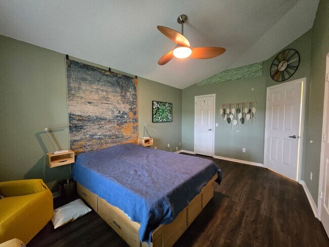 Building Photo - Port St. Lucie Single-Family home with Fenced Yard and Pool! FULLY FURNISHED!