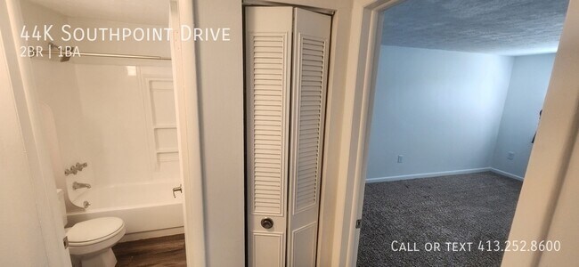 Building Photo - 44 Southpoint Dr