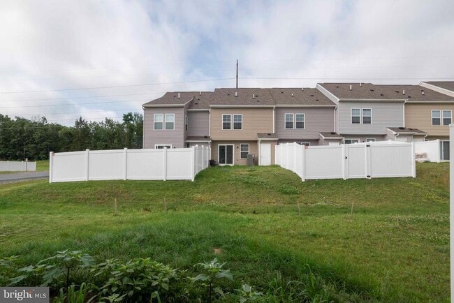 Building Photo - 15 PITCH PINE Ct