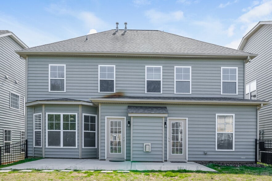 Building Photo - 8020 Whitehawk Hill Rd