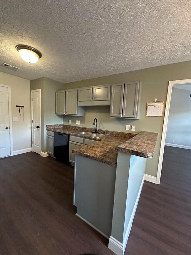 Building Photo - 1171 Catawba Way
