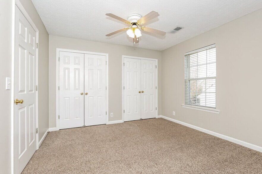 Building Photo - 2411 Amber Glen Dr