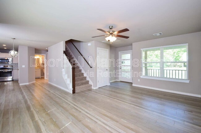 Building Photo - 512 S Haynie St