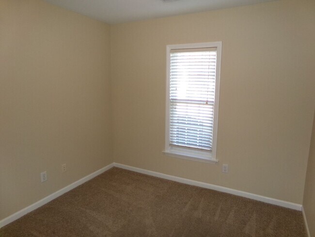 Building Photo - Near Silas Creek and Stratford Road