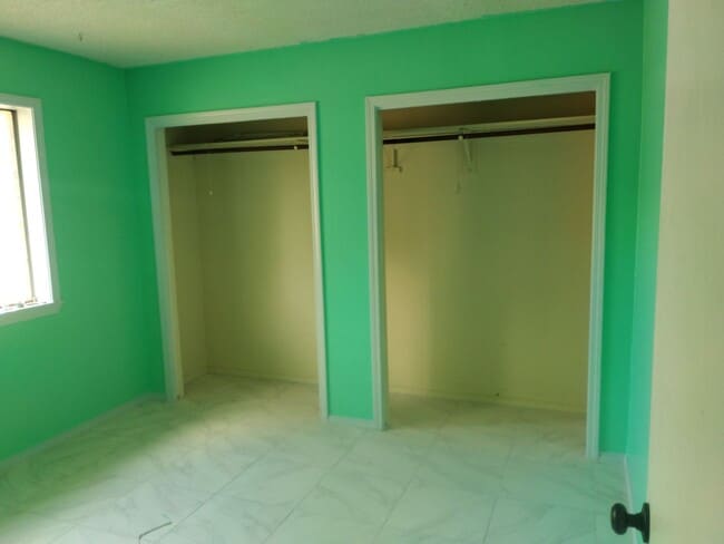 Building Photo - 124 Azalea Ave