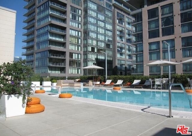 Building Photo - 1155 S Grand Ave