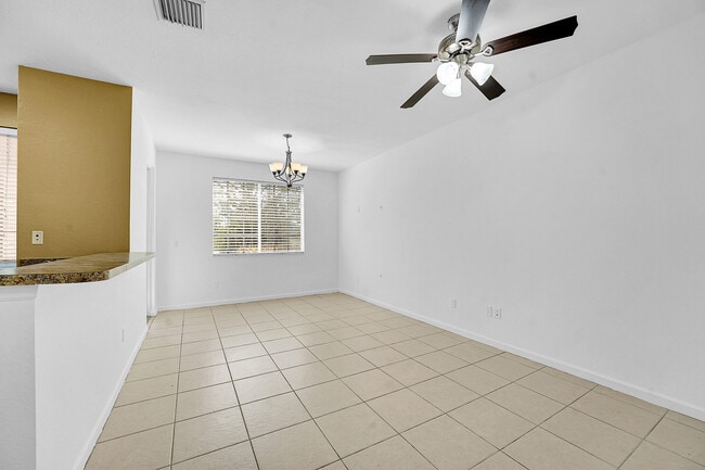 Building Photo - 1213 Lucaya Dr