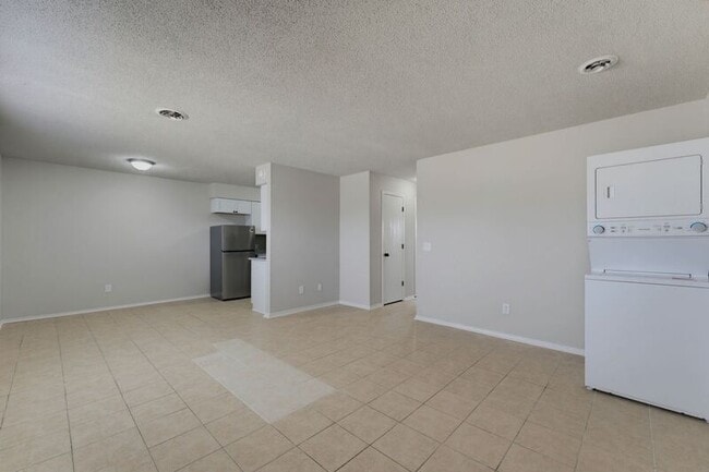 Building Photo - 1247 W Sunset Dr
