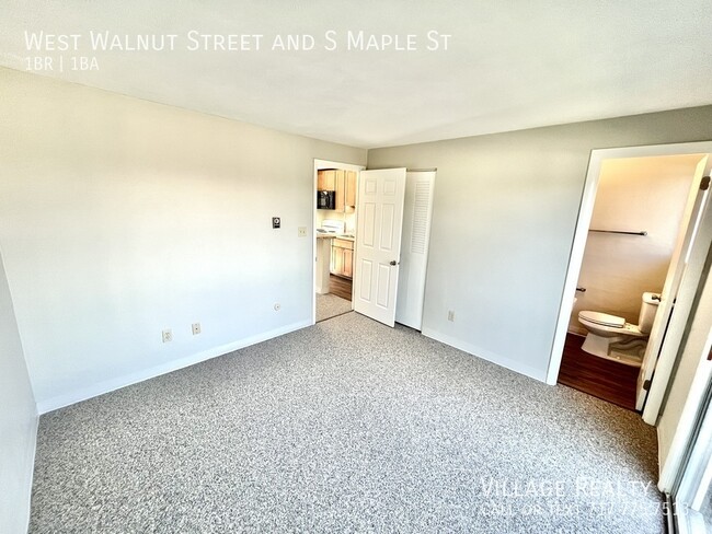 Building Photo - Newly remodeled!  Top floor, few steps! Up...