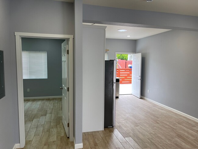 Building Photo - Brand new 1 bedroom 1 bath duplex in San D...